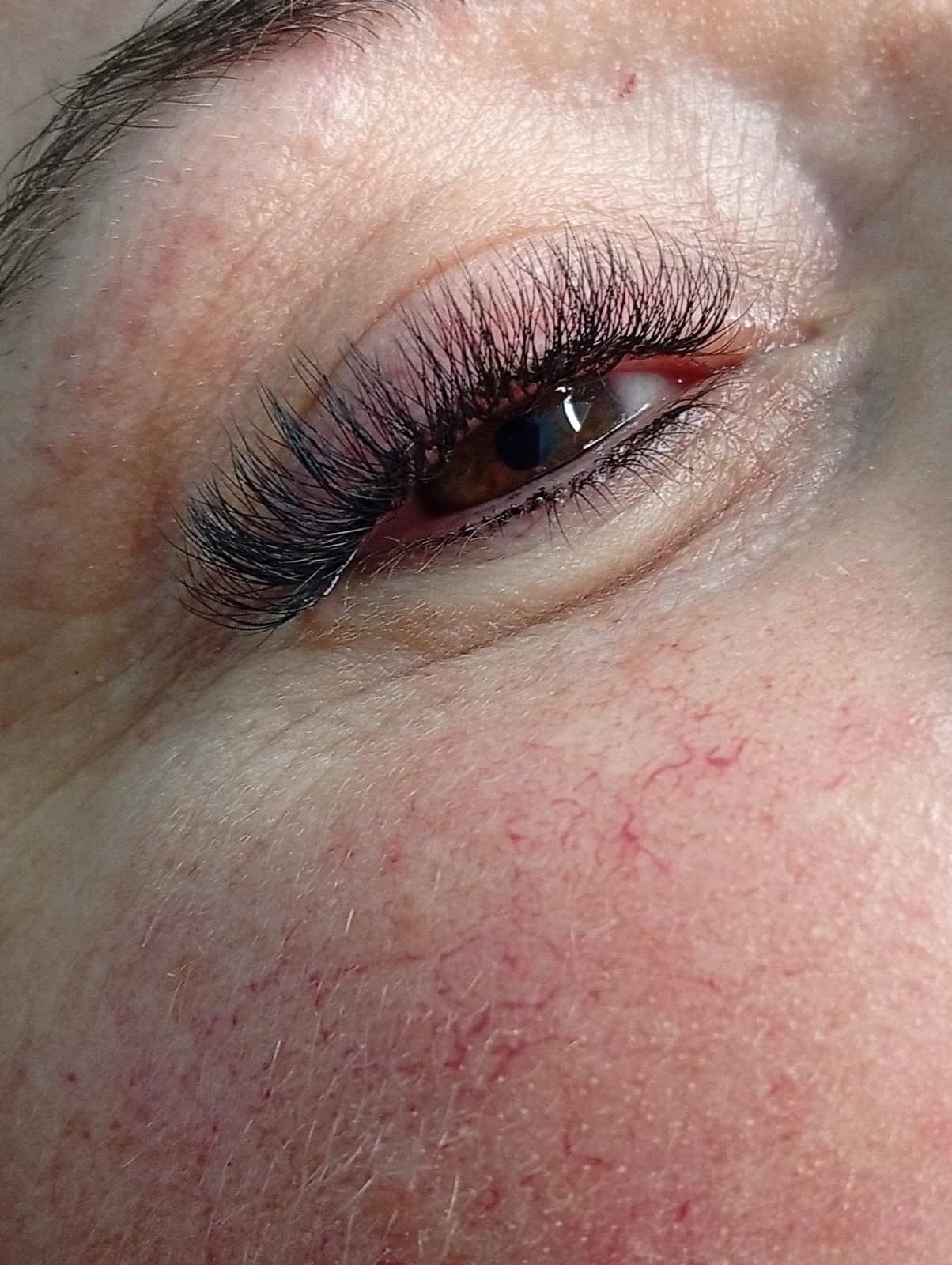Servicio de cejas y pestañas